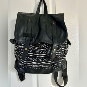 Abstract fabric backpack with multiple pockets 15x15